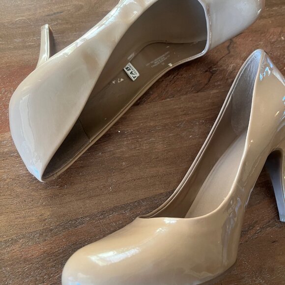 Mossimo Beige Nude Pumps 4" Heel Stiletto 9.5 Round Toe Faux Patent Leather - Picture 10 of 11
